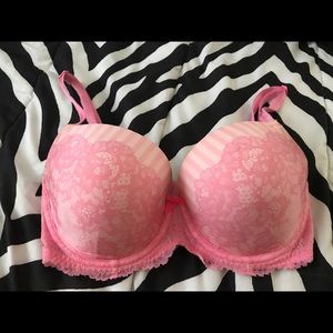 Victoria’s Secret bra 32DDD